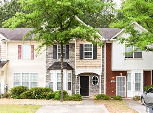 6057 Camden Forrest Dr, Riverdale, GA