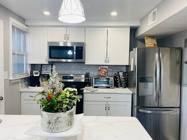 5065 Sheriff Rd NE — Photo 8