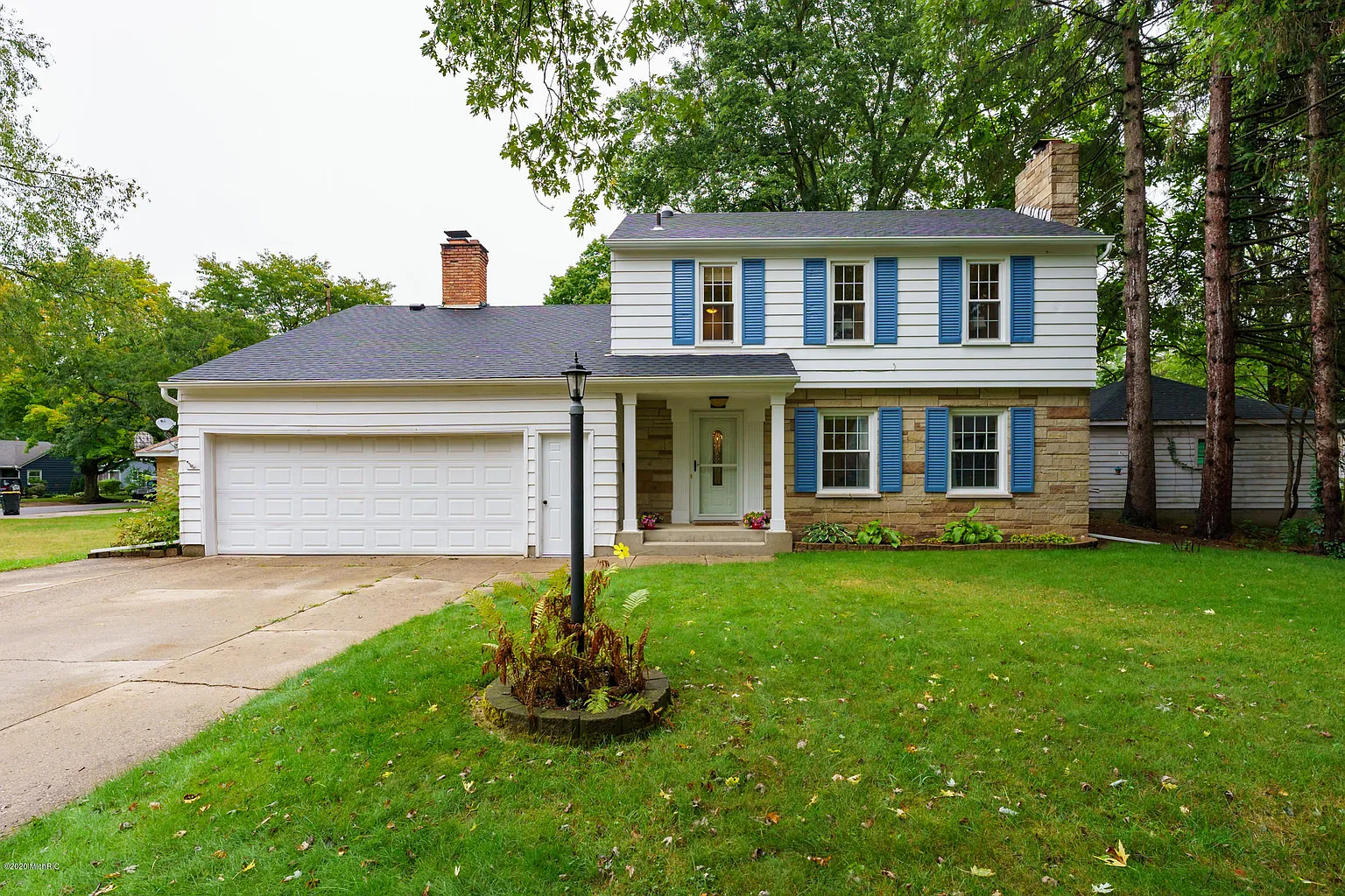 1011 S Park St photo 1