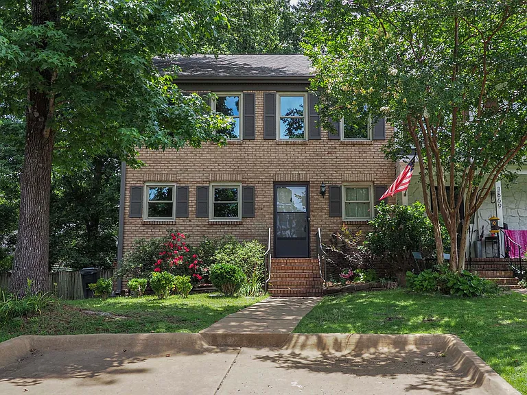 3865 Overton Manor Ln — Photo 1