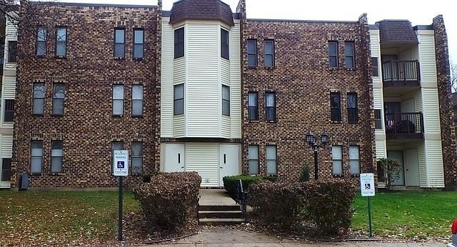 1st image of 2037 Country Club Dr APT 23