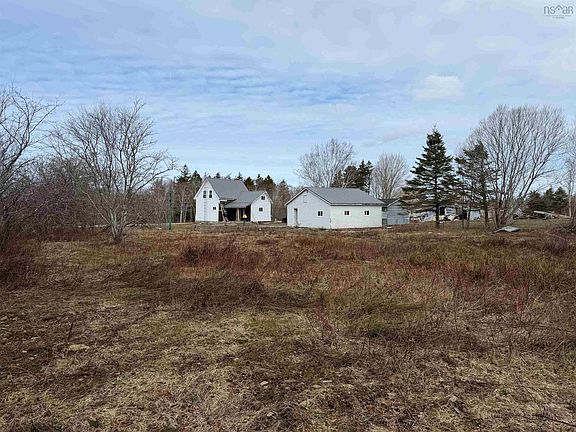 4th image of 1012 Maza Rd