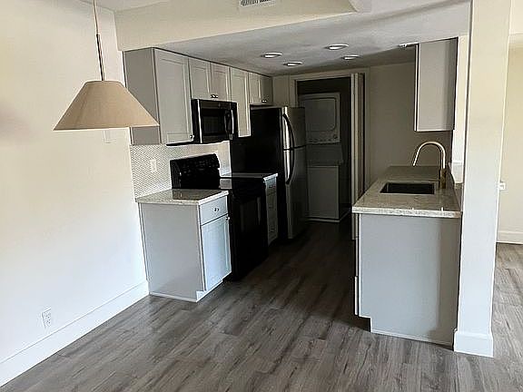 Dining/Kitchen