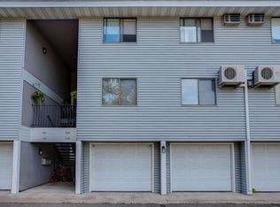 43 2nd Ave SE APT 102, Forest Lake, MN 55025