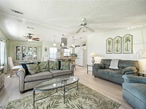 10503 Winchester Ct, Fort Myers, FL 33908