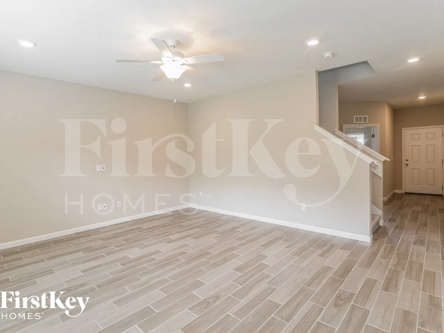 4 bed, 2.0 bath, 2358 sqft, $2,270 — Photo 4