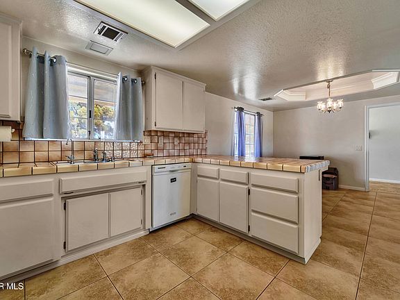 5th image of 8016 W Avenue D12
