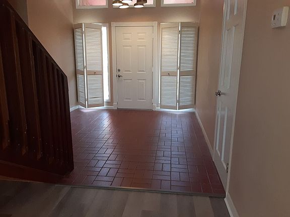 2nd image of 2770 Admirals Walk Dr W