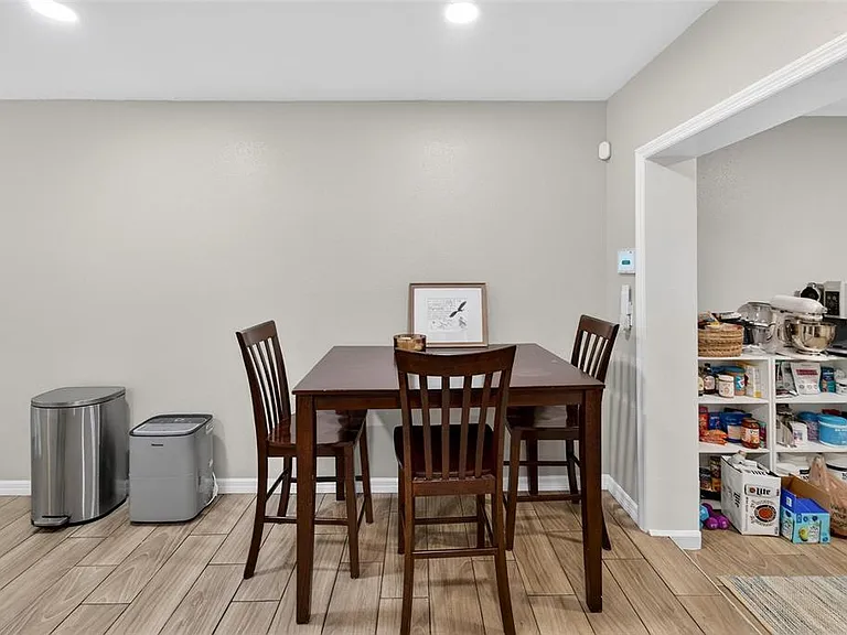 5502 Peach Ave — Photo 22