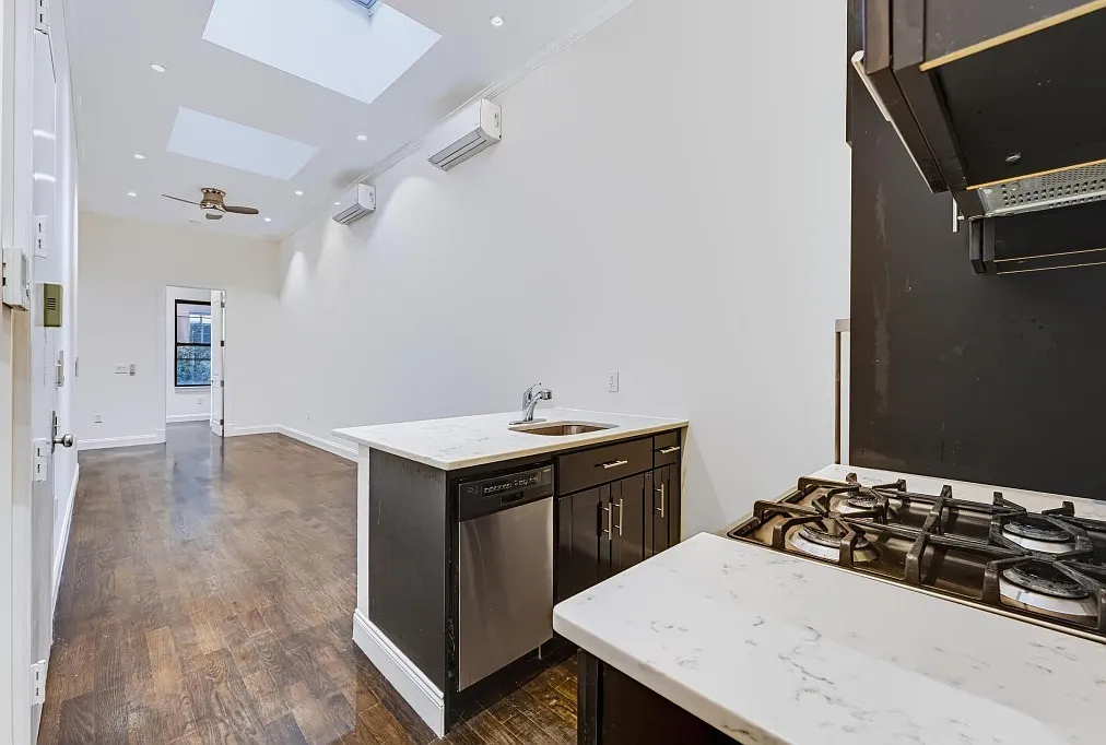 106 Bedford Avenue — Photo 2