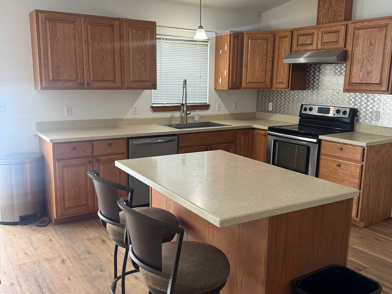 3 bed, 1400 sqft, $2,800 — Photo 2