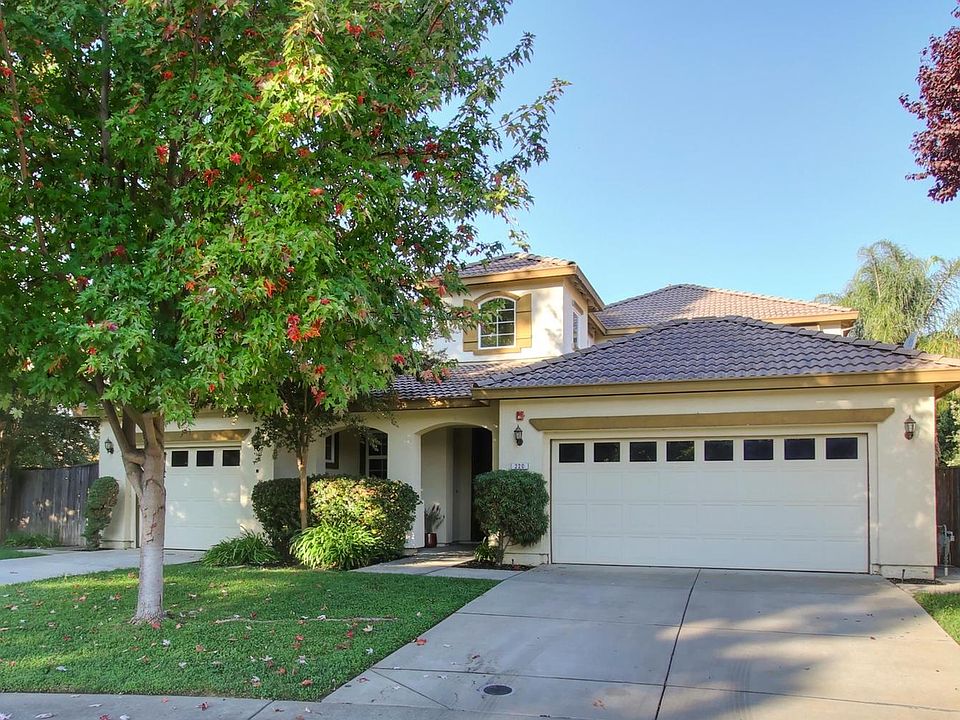 1st image of 220 Sands Ct