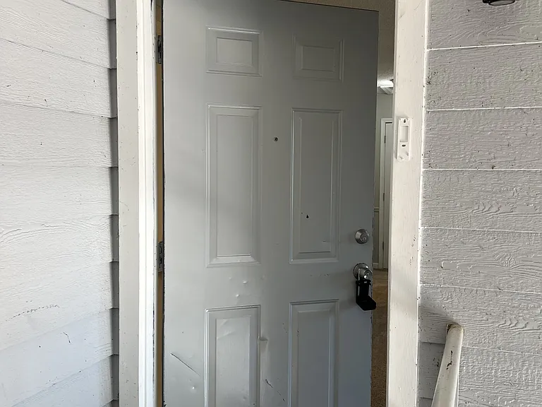 117 Forest Ave #102 — Photo 1