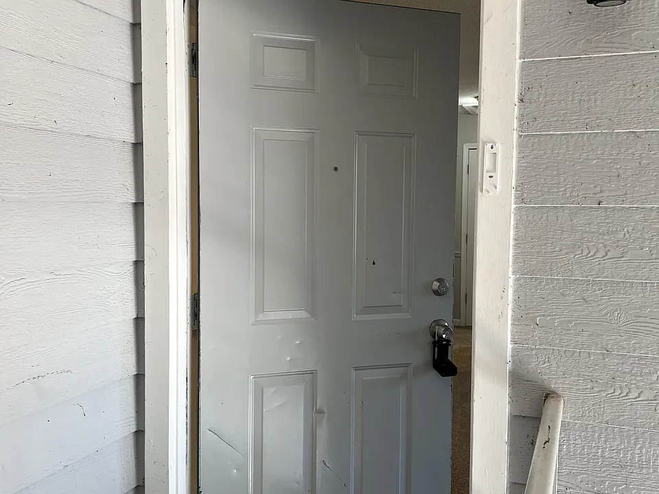 117 Forest Ave #102