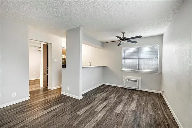 4314 Gillis St #105 — Photo 2