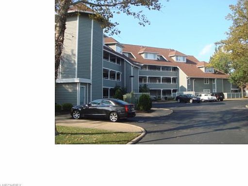 1st image of 100 Marina Point Dr
