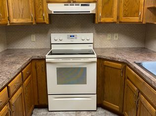 2030 SW 36th St, Topeka, KS 66611