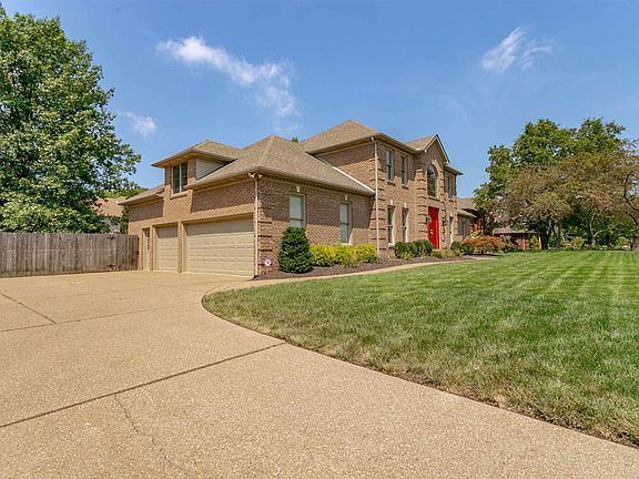 2nd image of 3355 Woodview Dr