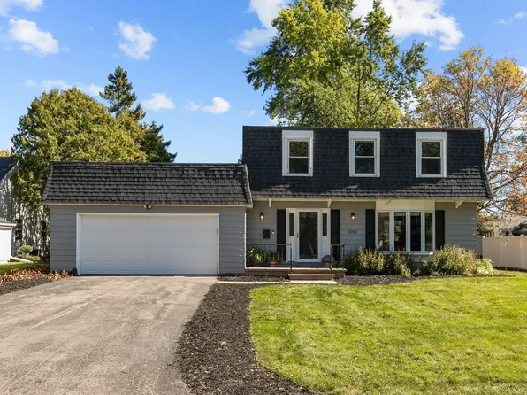 1092 Eden Dr, Neenah, WI 54956