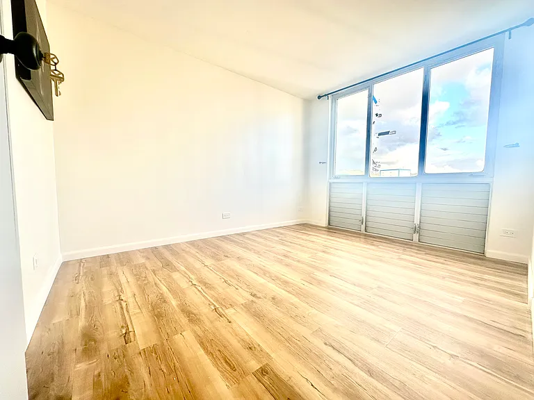780 Amana St #17 — Photo 5