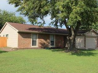1910 White Oak Dr, Garland, TX 75040