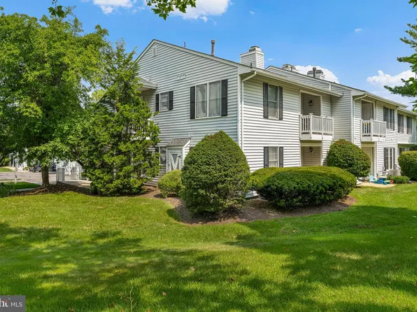 309 Sparrow Ct, Three Bridges, NJ 08887
