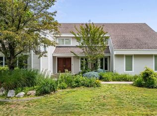 29 Swarthmore Ln, Dix Hills, NY 11746