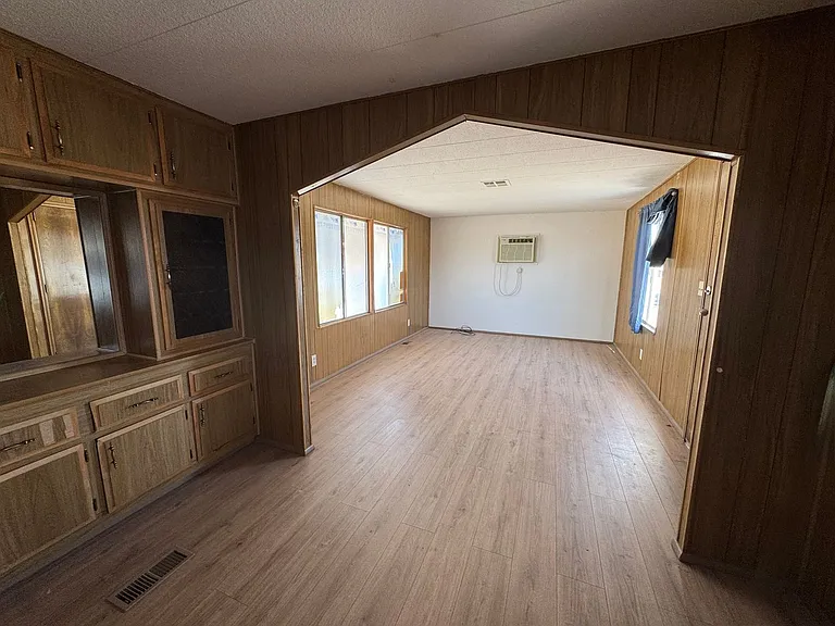 384 Moser — Photo 11