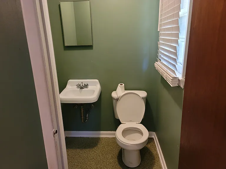 413 Barclay Ave — Photo 8