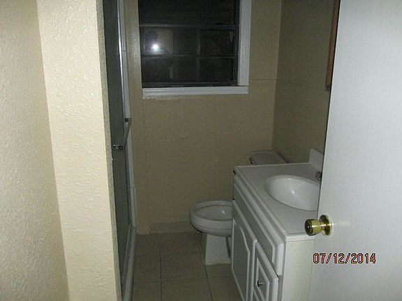 4th image of 506 E 1st St