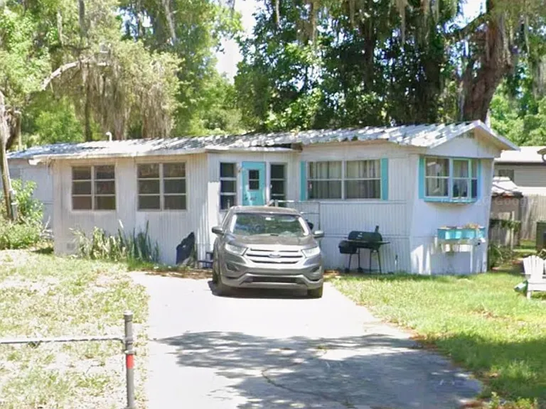 4137 E Lake Park Dr — Photo 1