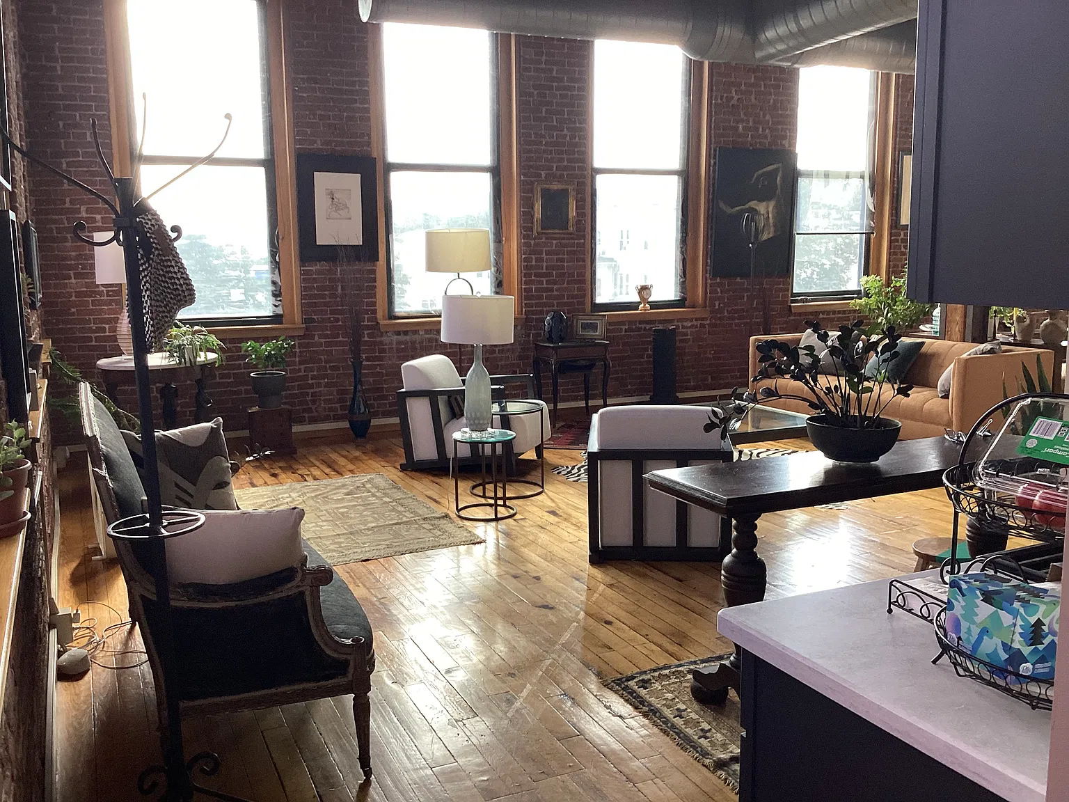 1 bed, 1110 sqft, $2,200 — Photo 3