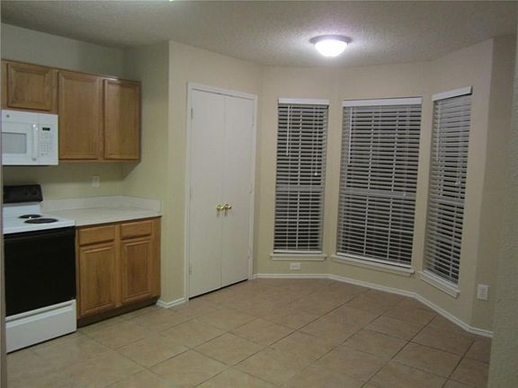 4th image of 2358 Kelton St