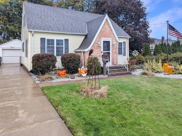 4518 Harding Dr, Erie, PA 16509
