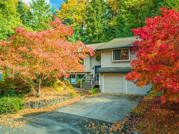 2nd image of 2941 Winthrop Cir SW