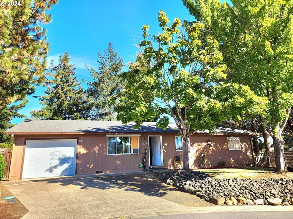 135 Aloha Ct, Roseburg, OR 97471