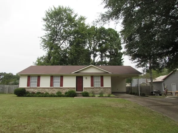 1110 Michael Ln, Dyersburg, TN 38024