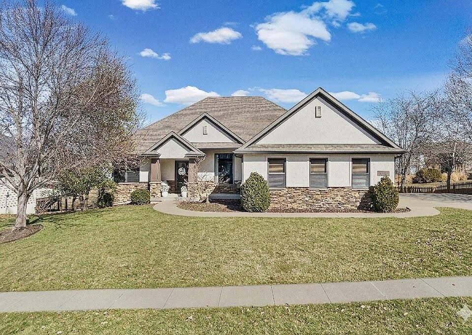 1st image of 4915 Thornbrook Rdg