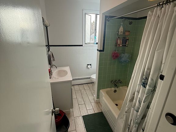 5th image of 1153 Amherst St #2