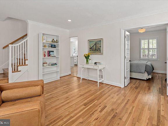 5th image of 10208 Summit Ave