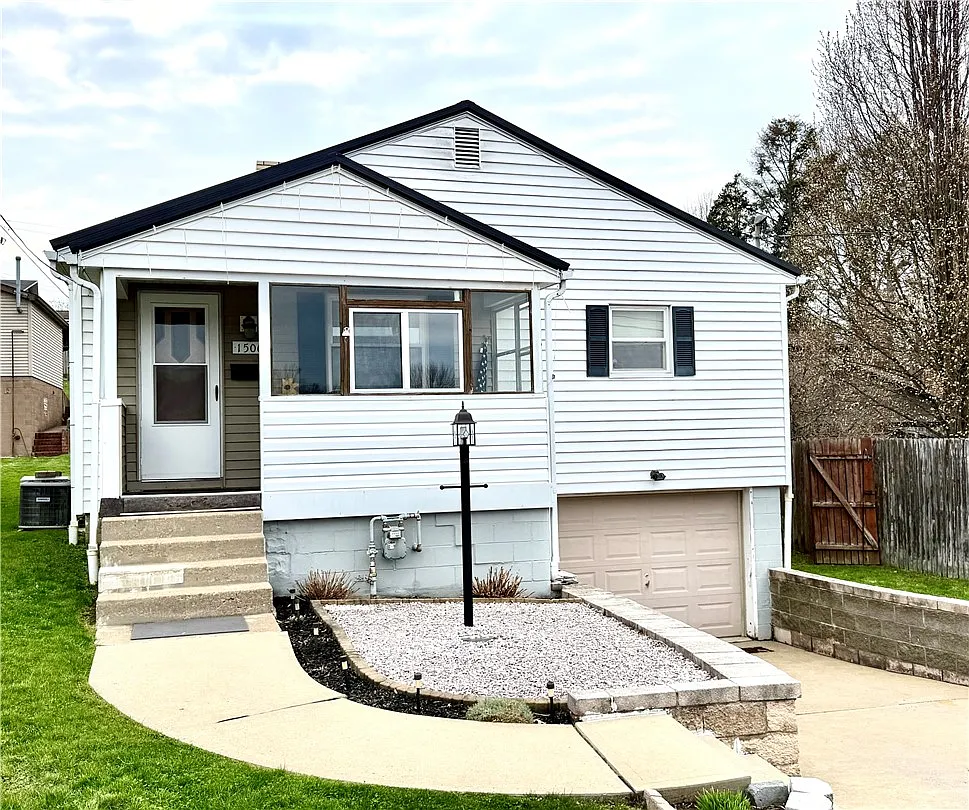 1506 Glenn St photo 1
