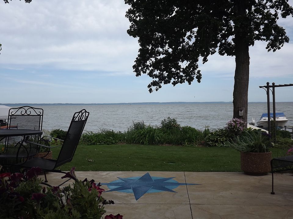 2nd image of 6404 N Paynes Point Rd