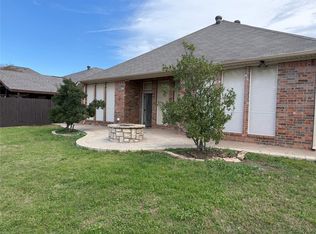 8617 Shadow Trace Dr, Fort Worth, TX 76244