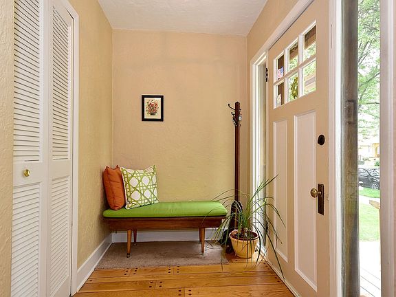3rd image of 6104 N Nassau Ave