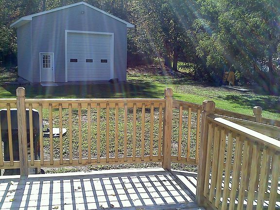 5th image of 9 Greenbush Ave