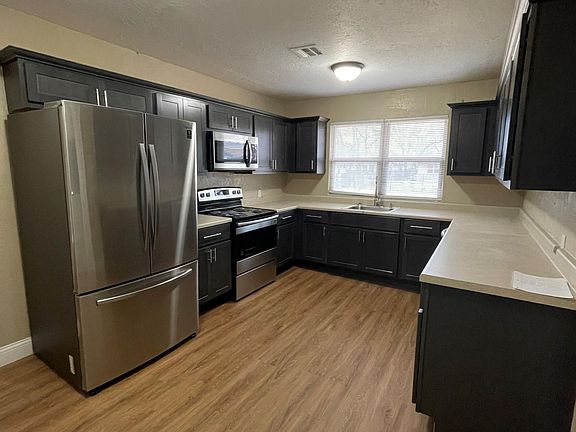 5th image of 726 NW 31st St
