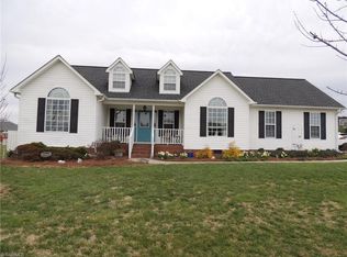 170 Cedarwood Pl, Mocksville, NC 27028