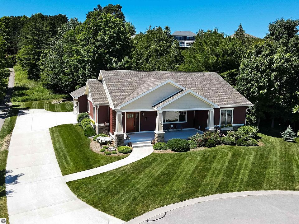 1st image of 254 W Summerset Ct #1