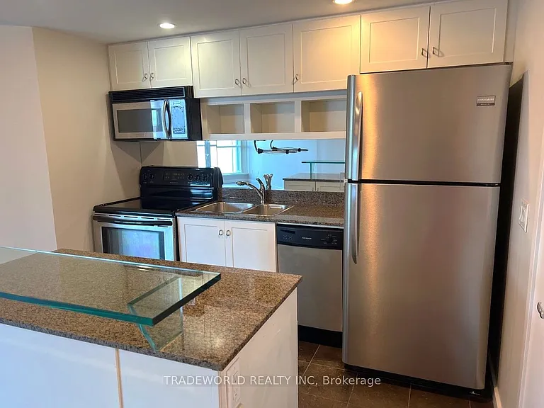 8 York St #1009 — Photo 6