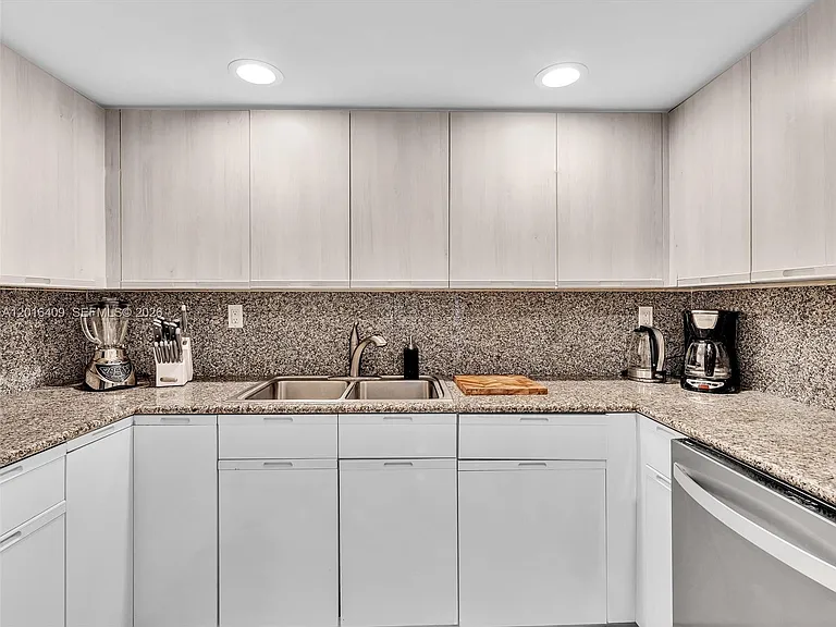 825 Brickell Bay Dr #2048 — Photo 10